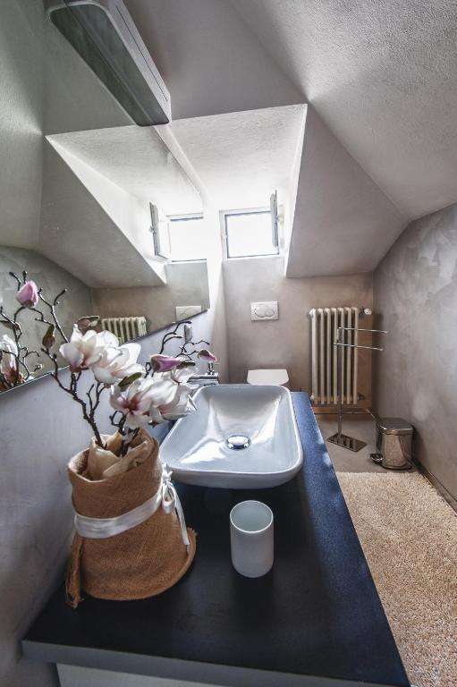 شقة Cute & Cozy Terrace بيرغامو الغرفة الصورة
