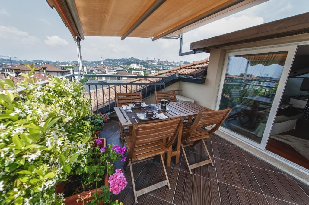 شقة Cute & Cozy Terrace بيرغامو الغرفة الصورة